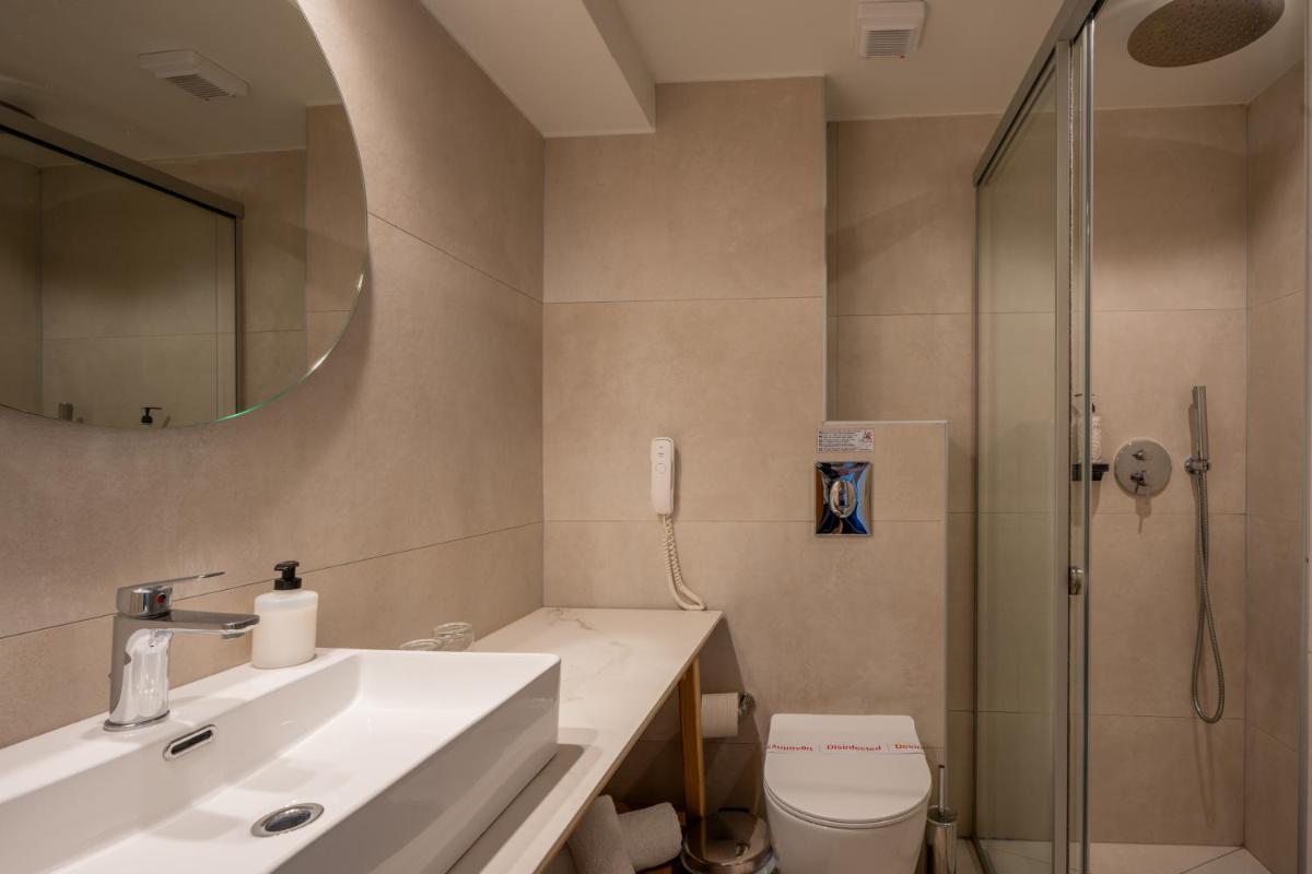 Minos Hotel - Housity