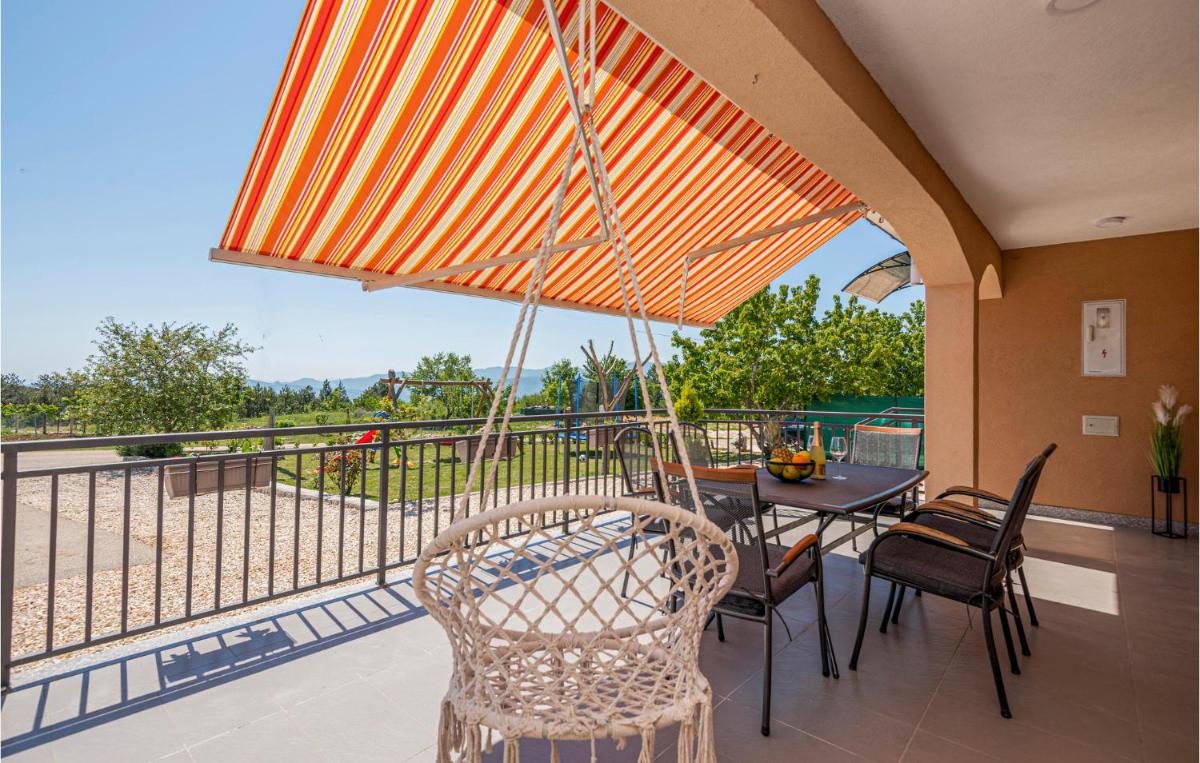 3 Bedroom Awesome Home In Vinjani Donji - Housity