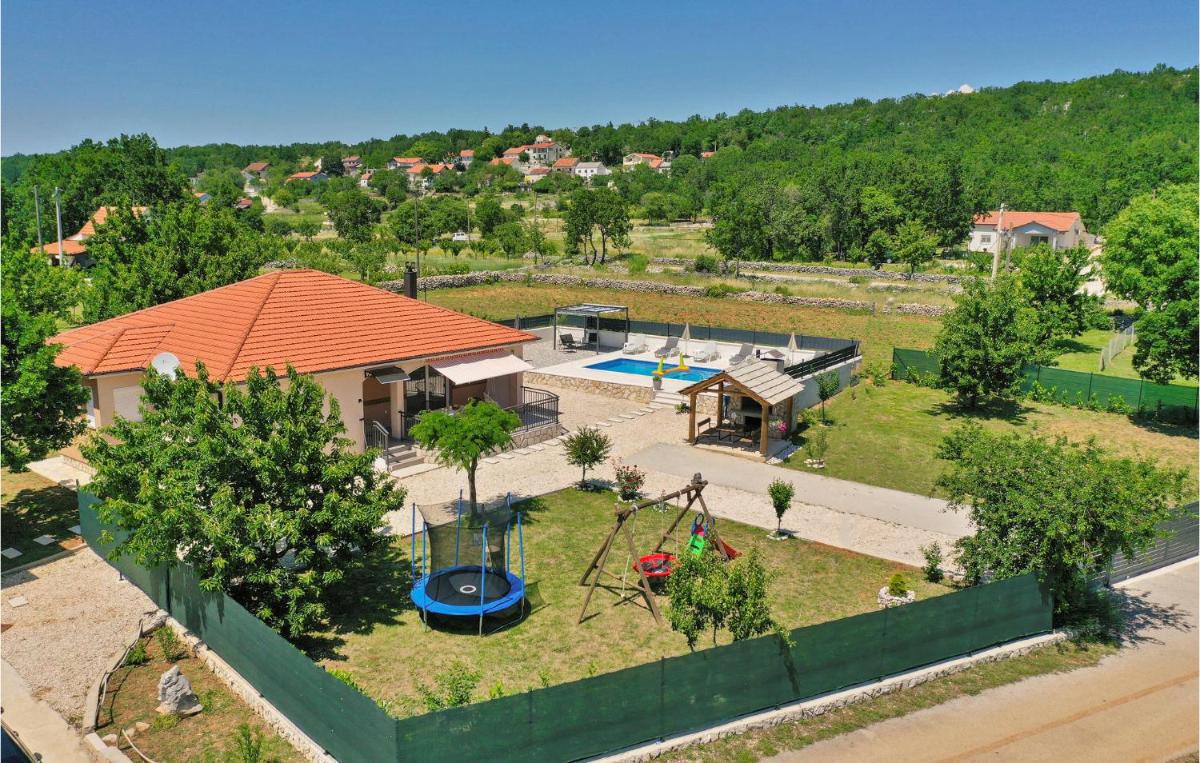 3 Bedroom Awesome Home In Vinjani Donji - Housity