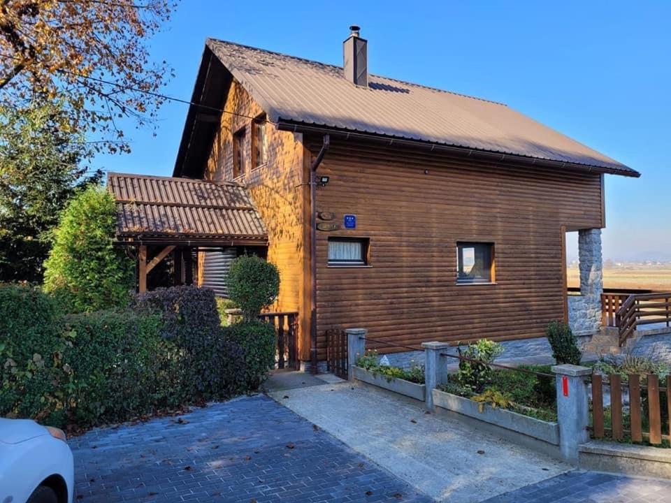 Kuća za odmor ANAMARIJA - Housity