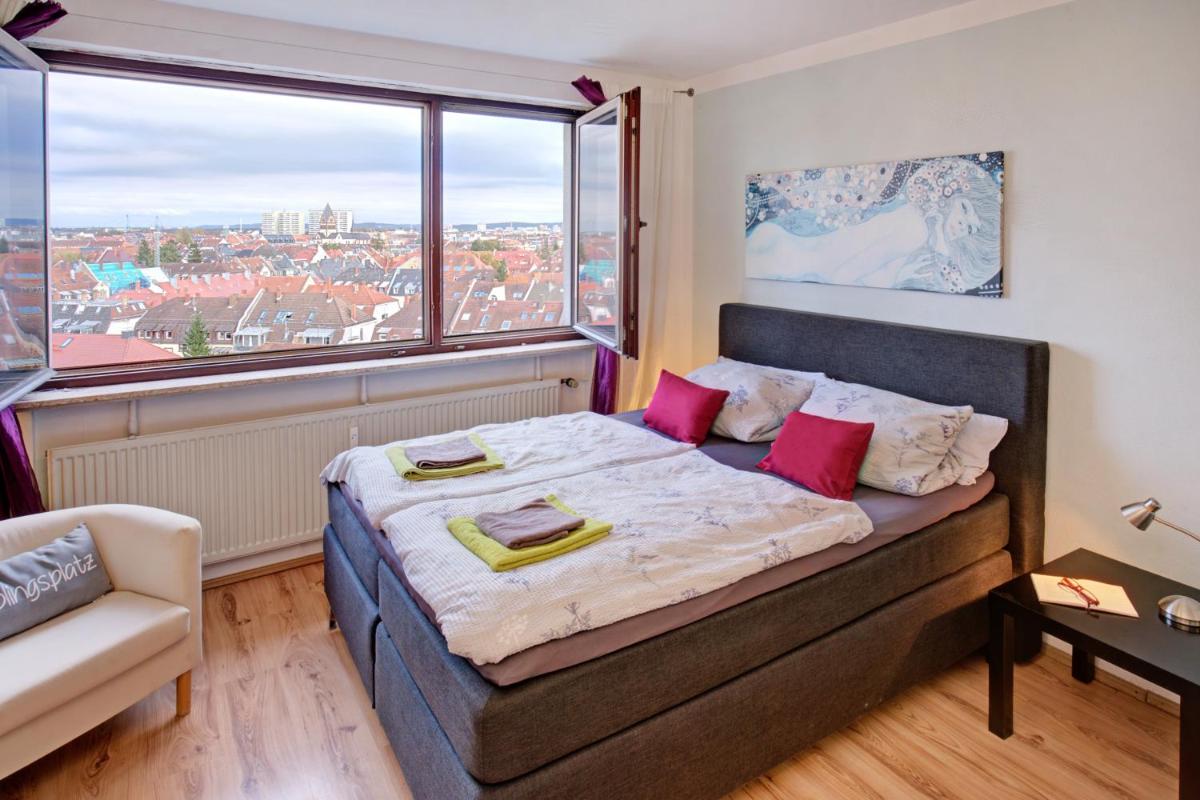 Blick über Karlsruhe - Ferienwohnung Panorama - Housity