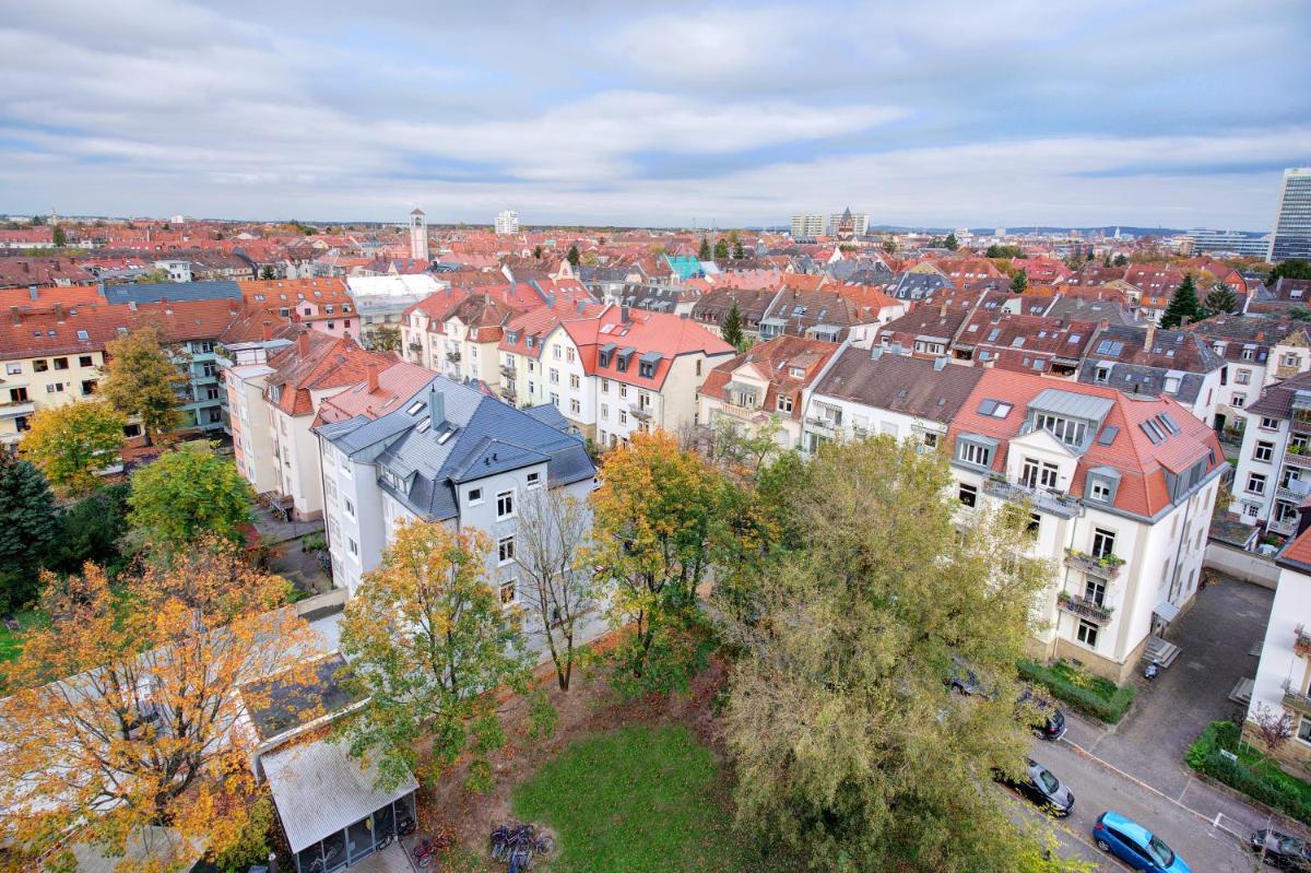 Blick über Karlsruhe - Ferienwohnung Panorama - Housity
