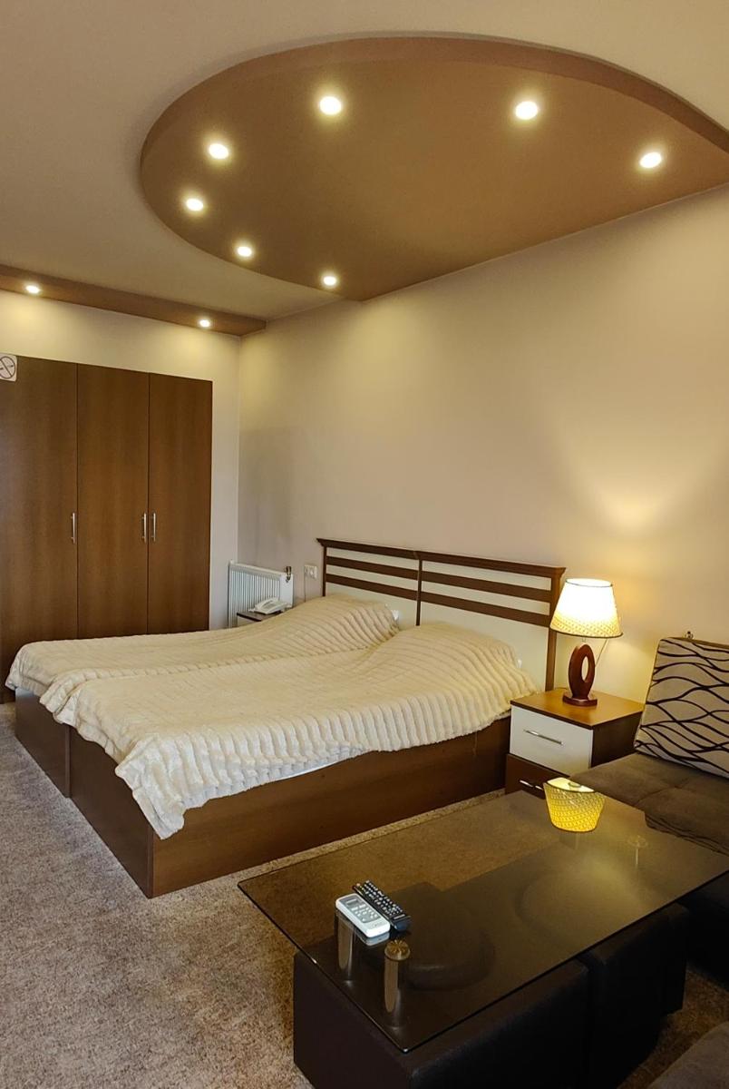 Areg Hotel - Housity