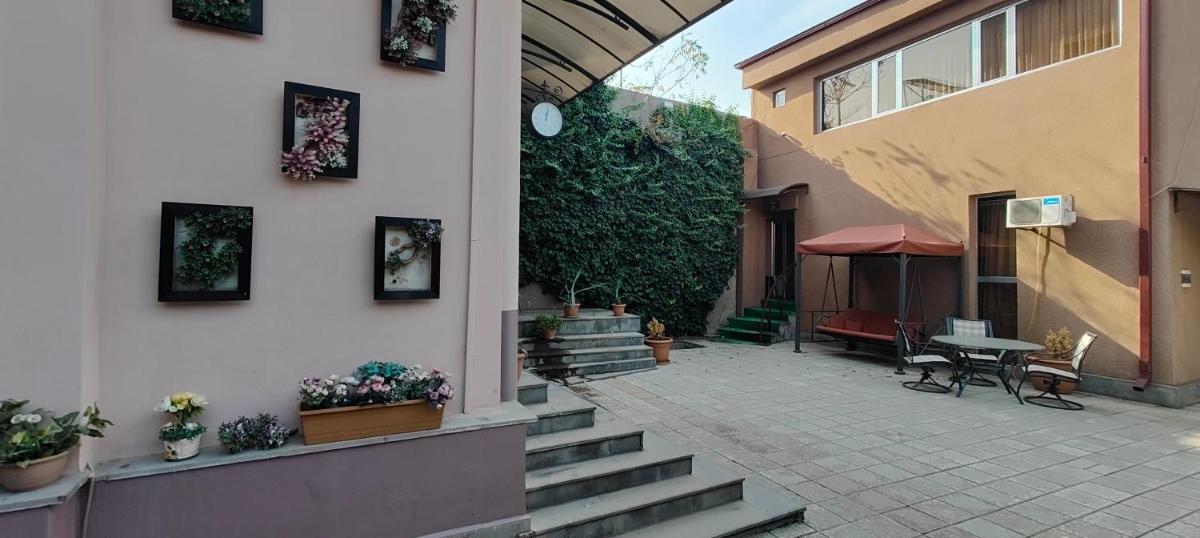 Areg Hotel - Housity
