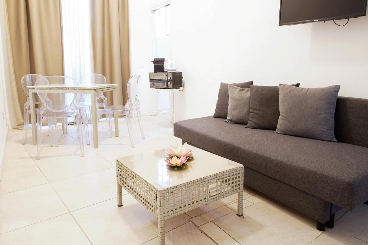 Smart Apartment Central Station - Housity