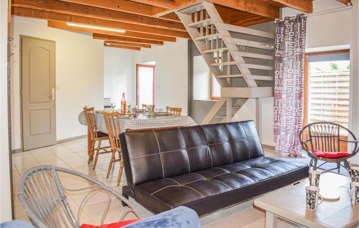 2 Bedroom Pet Friendly Home In Gouarec - Housity