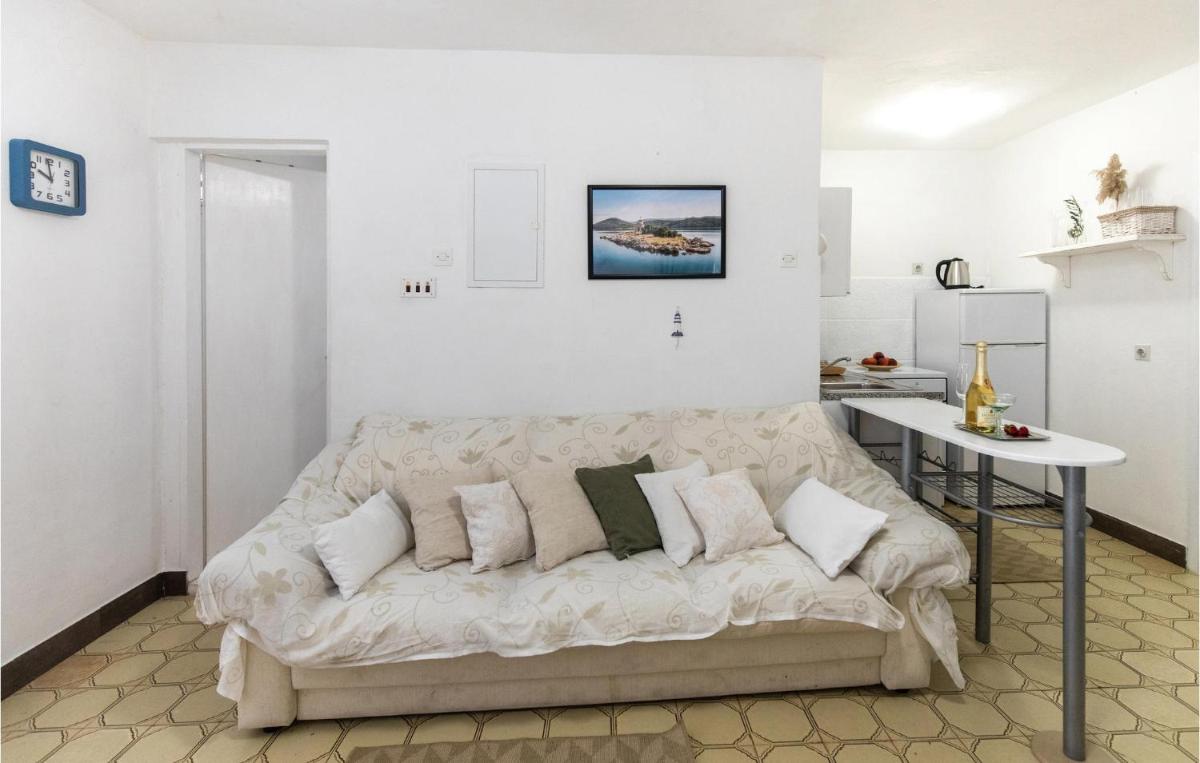 2 Bedroom Amazing Apartment In Klek - Housity