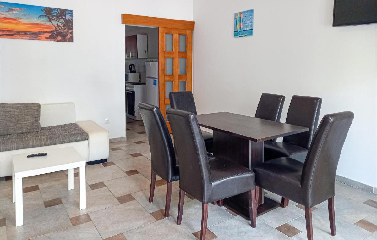 Stunning Apartment In Vir With Wifi - Housity