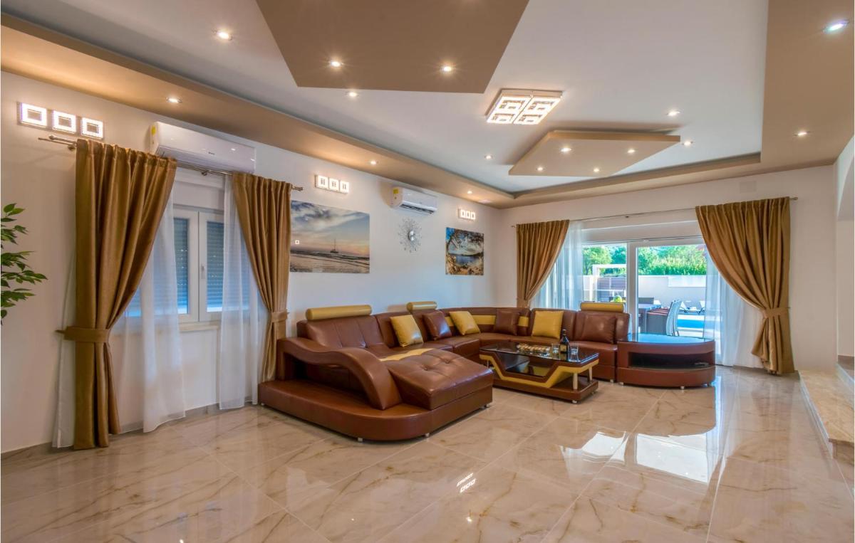 Nice Home In Dubrava Kod Sibenika - Housity