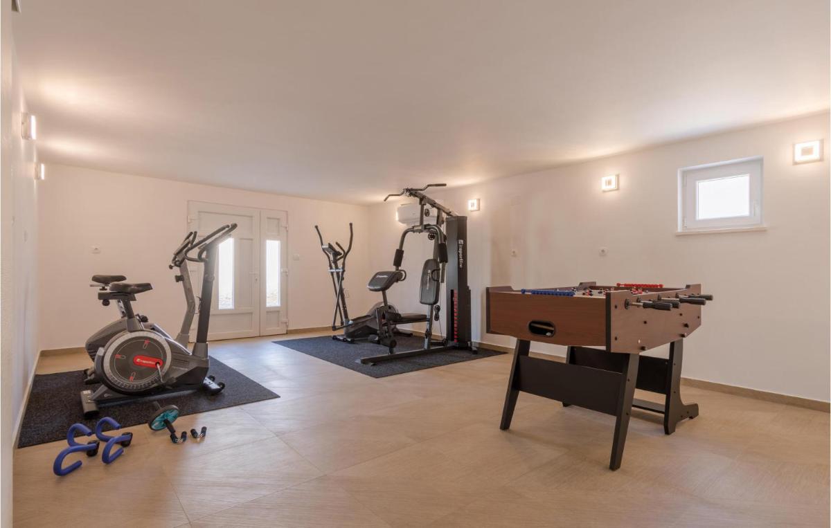 Nice Home In Dubrava Kod Sibenika - Housity