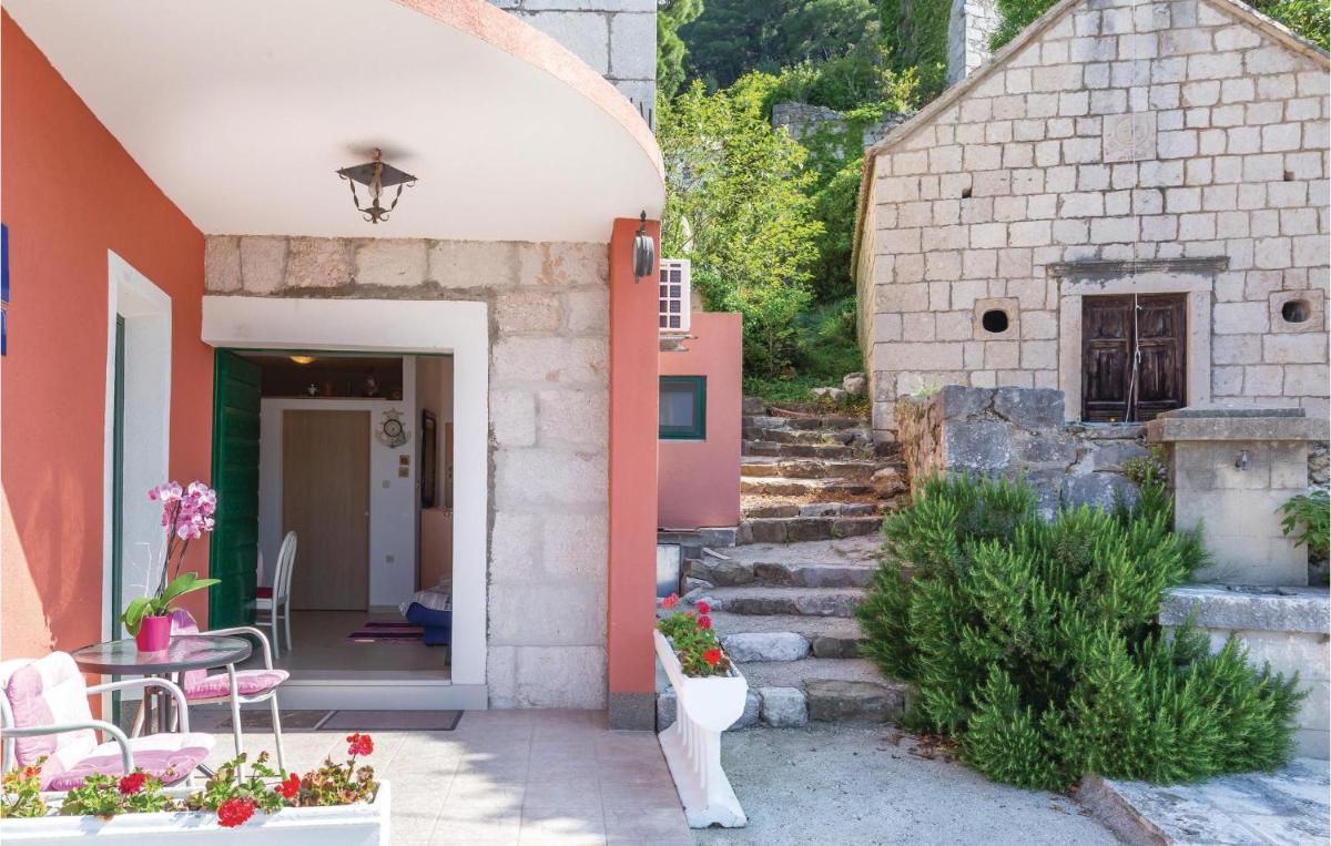 One-Bedroom Holiday Home In Podgora - Housity