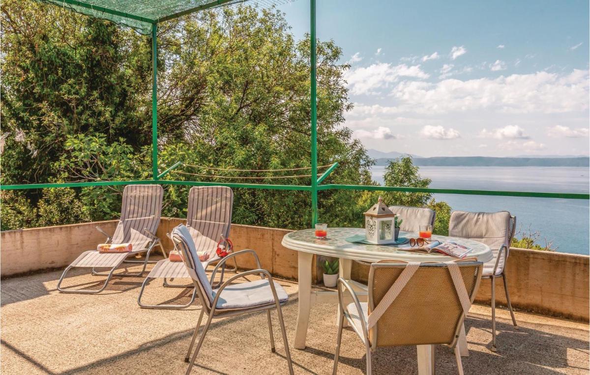 One-Bedroom Holiday Home In Podgora - Housity