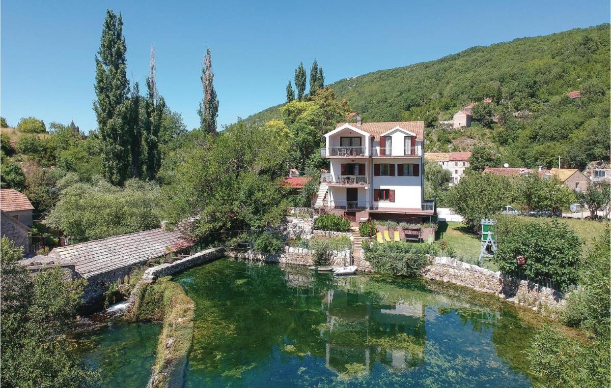 Holiday Home Grab I - Housity