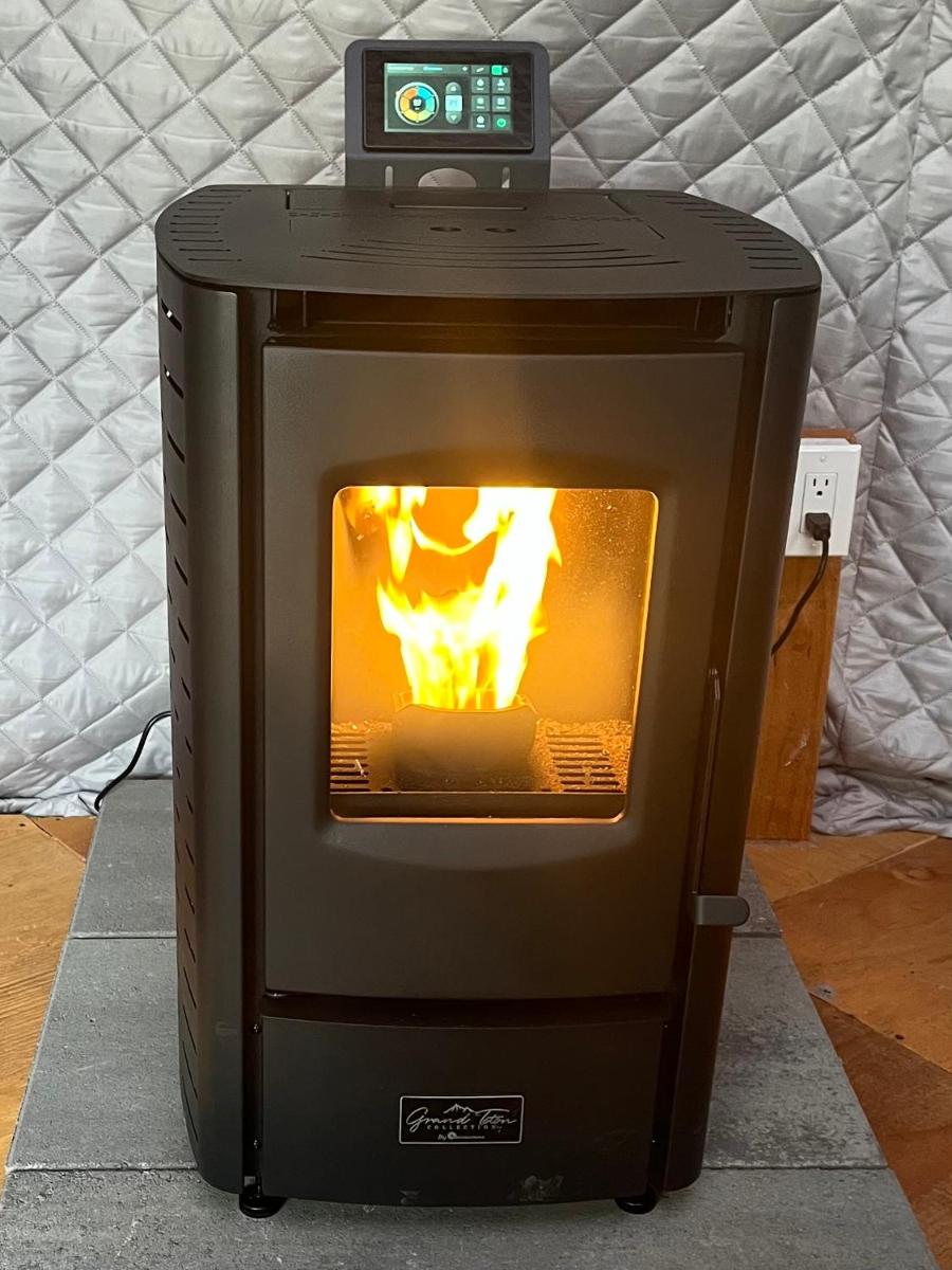 Enchanted Forest Dome ,10-15 minutes to Kings Canyons-New pellet stove for cozy warm nights - Housity