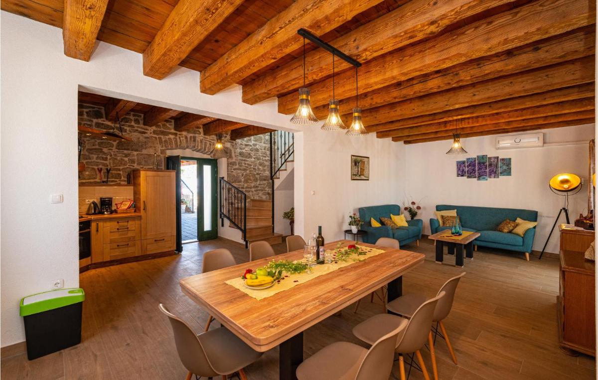 4 Bedroom Awesome Home In Drage - Housity