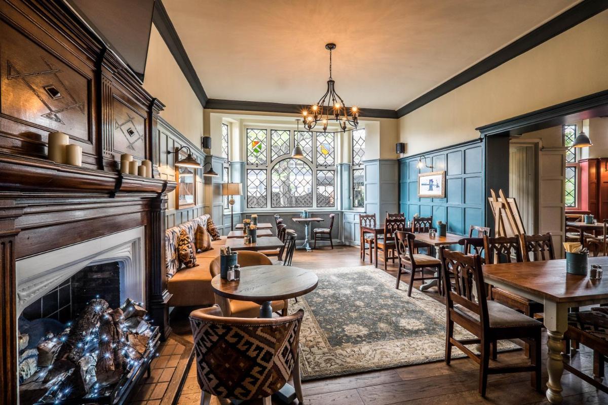 Bridge Hotel - Housity