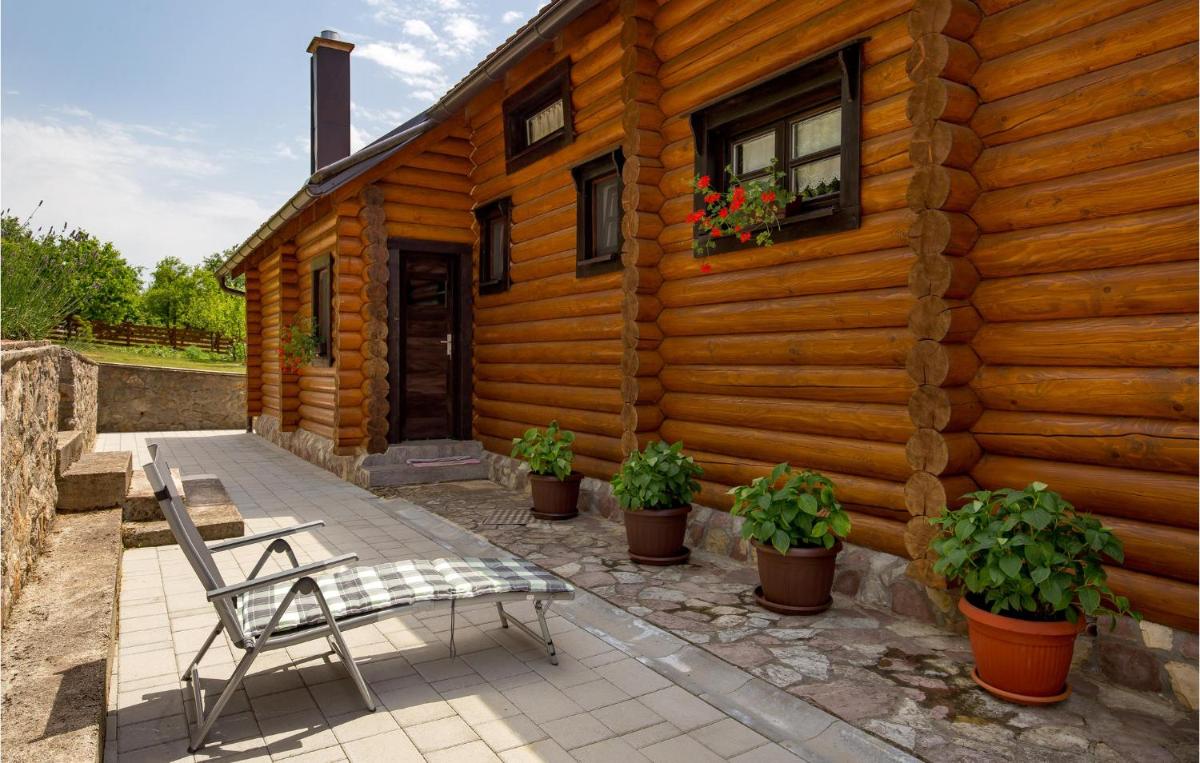 4 Bedroom Lovely Home In Otocac - Housity