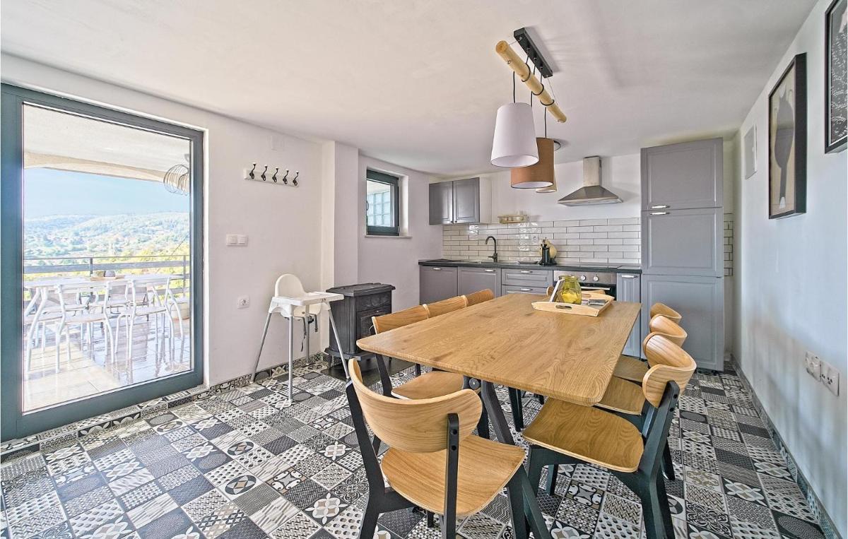 Nice Home In Ivancici With House A Mountain View - Housity