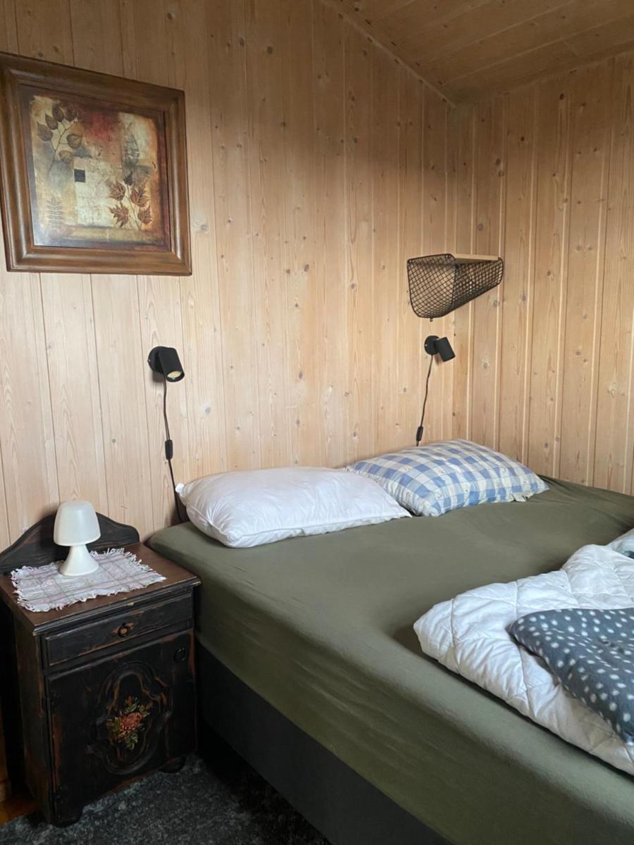 Cabin in the Mountain, Outstanding View & Solar Energy - Housity