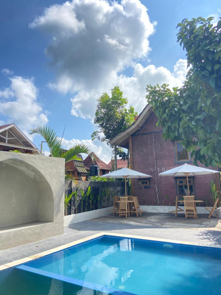 EDRIAN BUNGALOWS - Housity