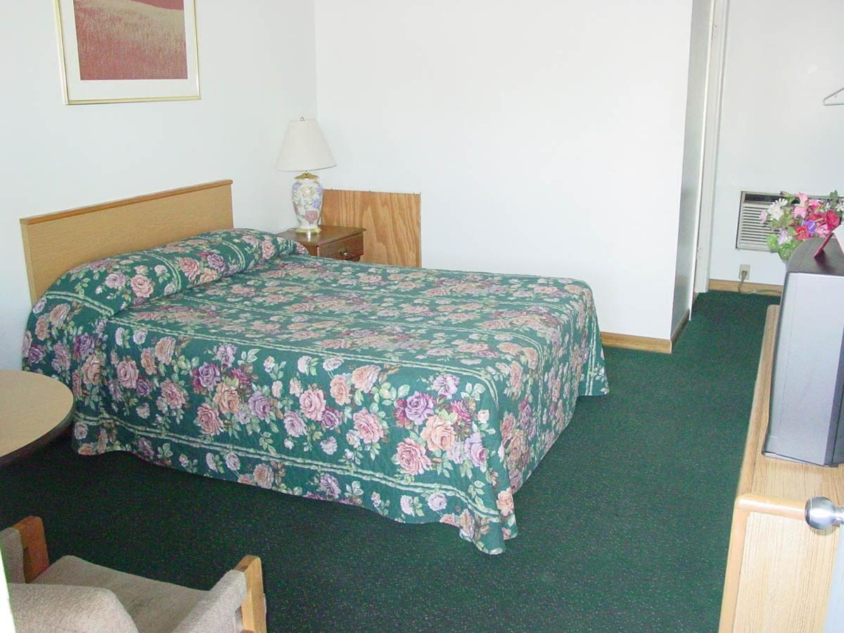 Monticello Inn - Monticello, Indiana - Housity
