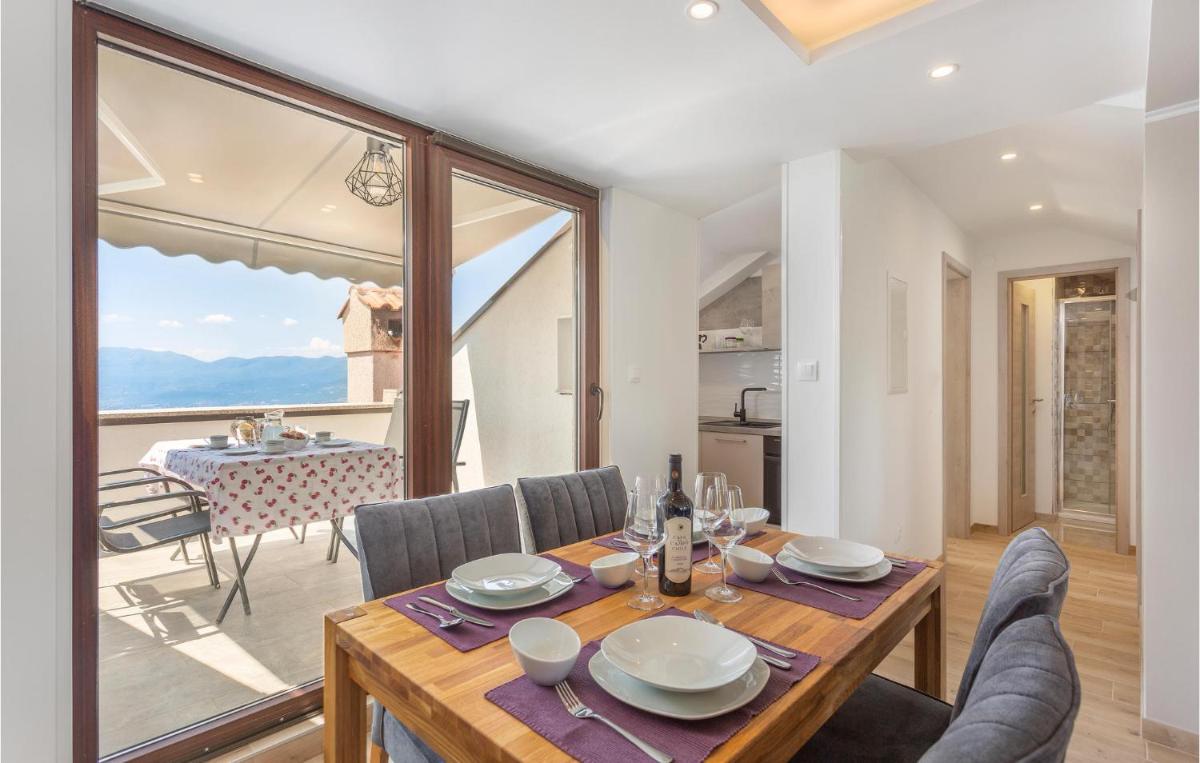 2 Bedroom Stunning Apartment In Rijeka - Housity
