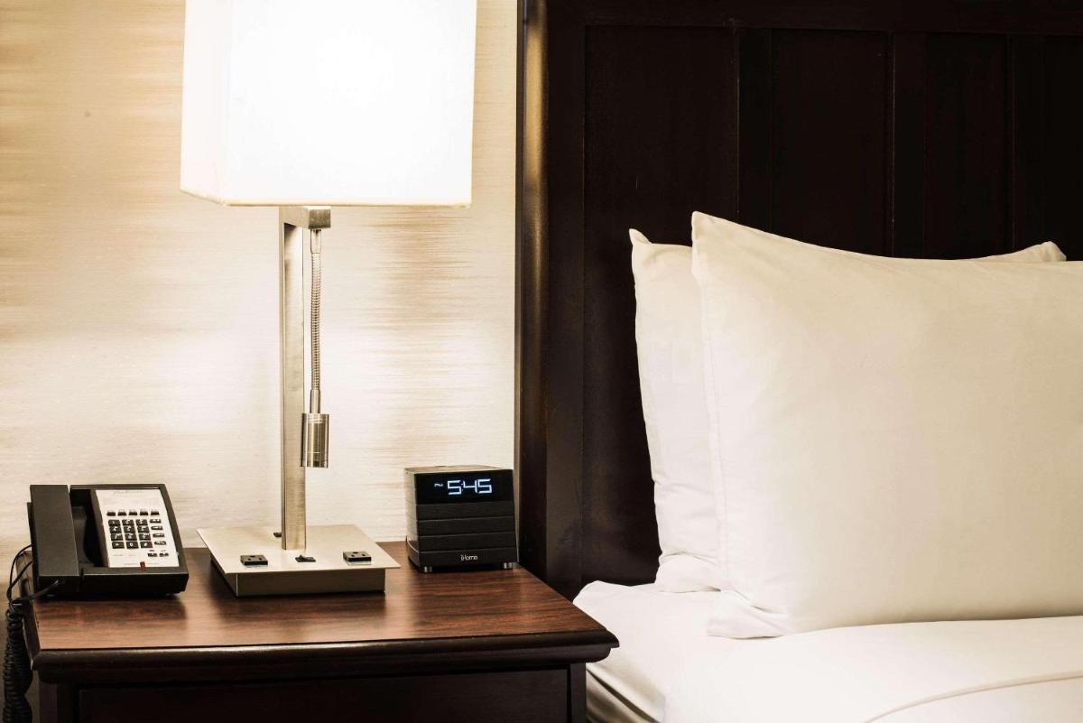 Radisson Hotel Fort Worth North-Fossil Creek - Hizvo