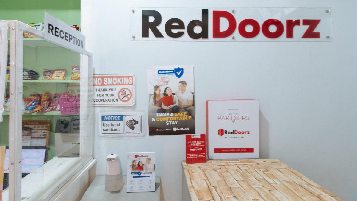 RedDoorz at DBuilders Rooms Ph2 Taguig - Housity