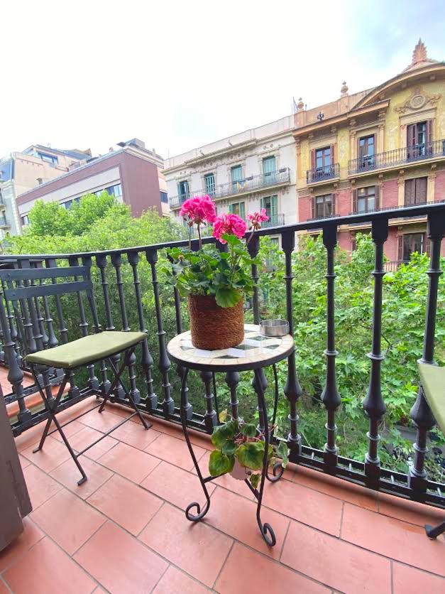 New flat in the center-Eixample Passeig de Gracia - Housity