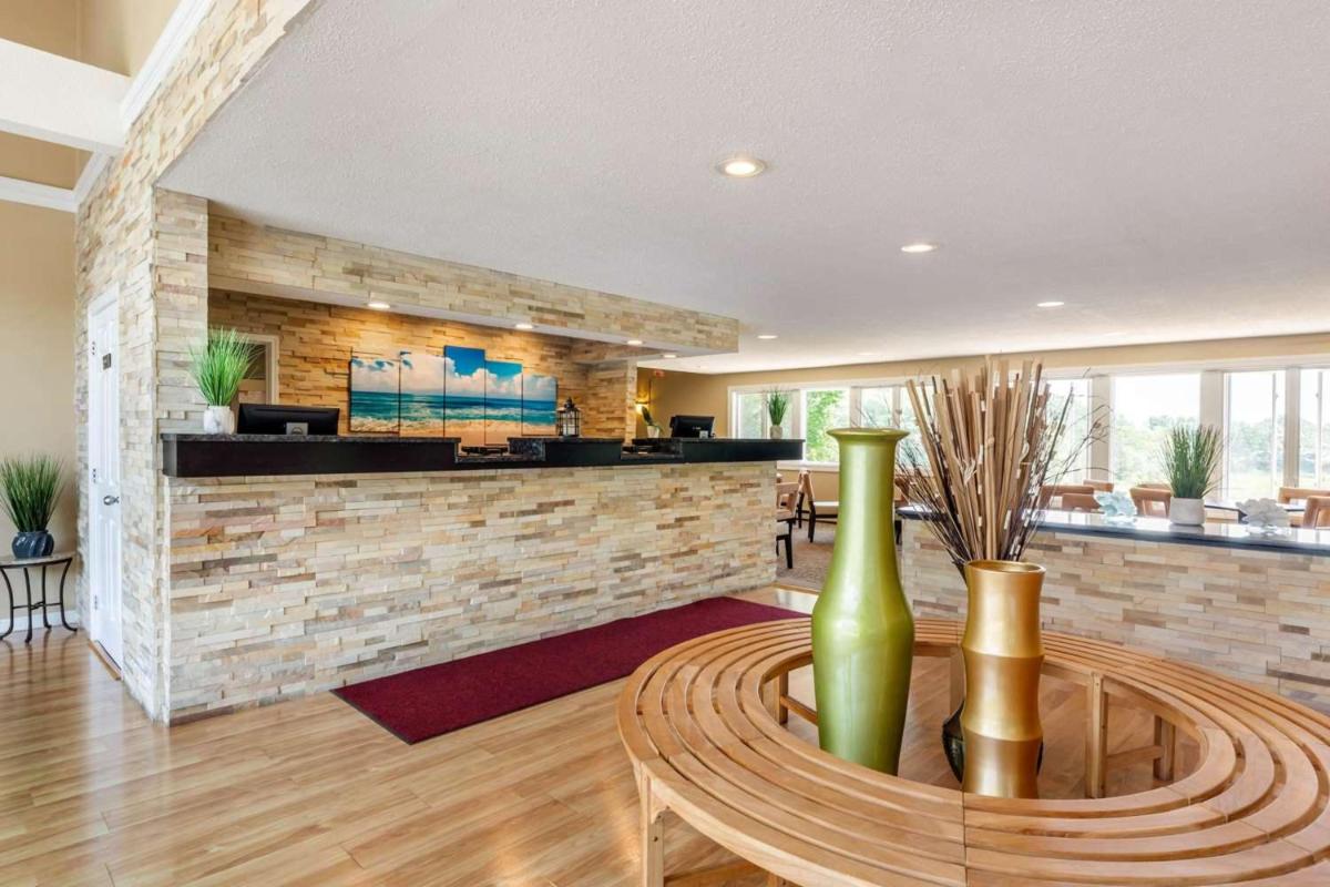 Ogunquit River Inn & Suites - Housity