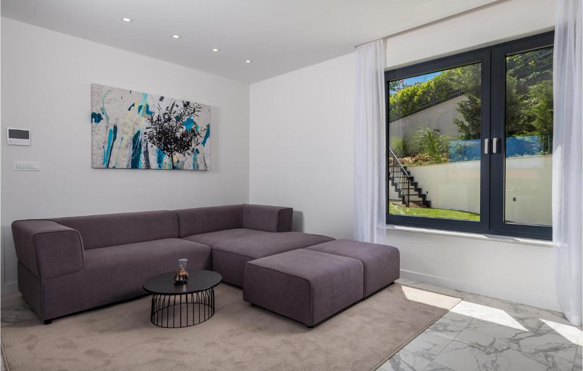 Nice Apartment In Malinska With Wifi - Housity