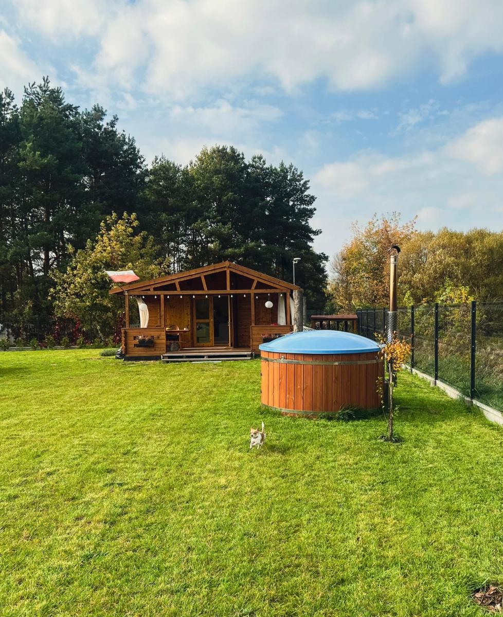 Domek letniskowy z jacuzzi nad rzeką Bzurą - Housity
