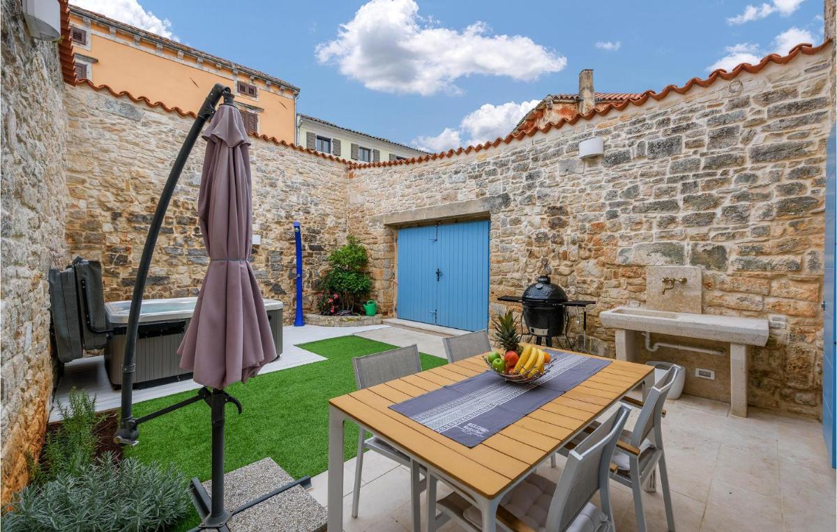 Stunning Home In Svetvincenat - Housity