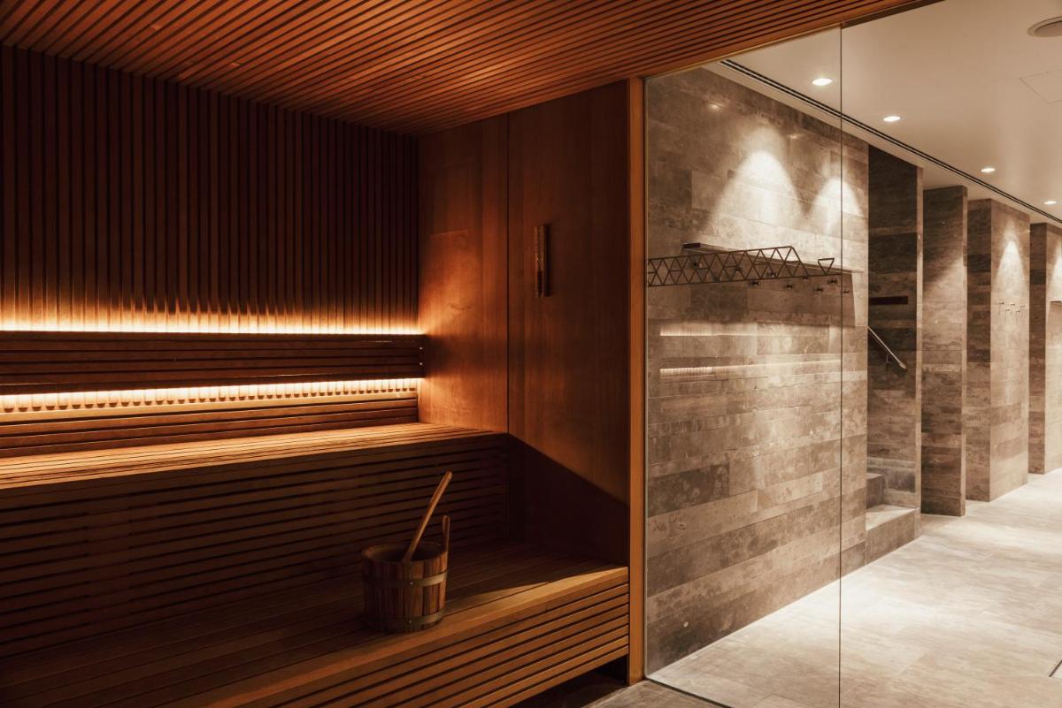 Ein Badezimmer in der Unterkunft Spa & Resort Bachmair Weissach, LUXURY FAMILY RESORT