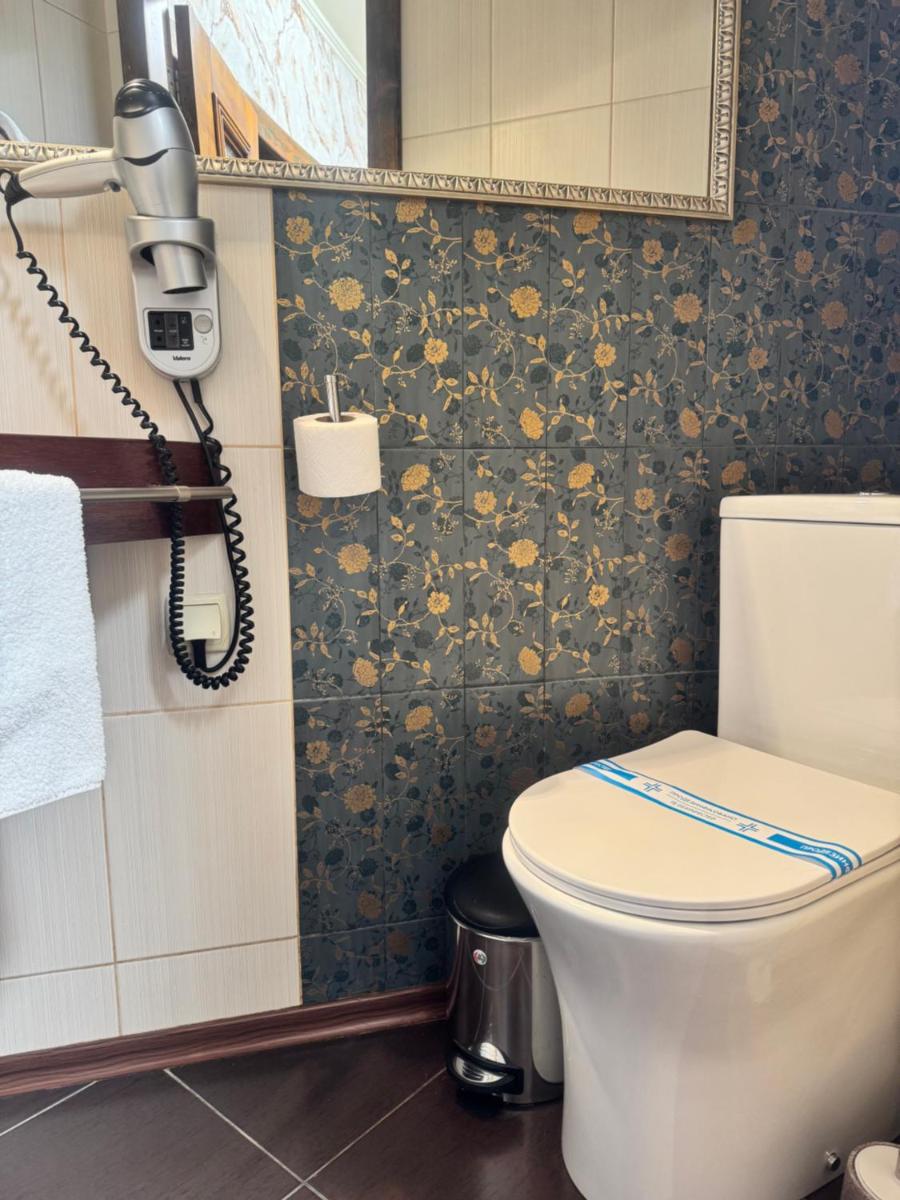 Hotel Veles - Housity