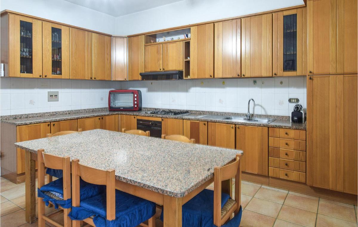 Cozy Apartment In Reggio Calabria - Housity