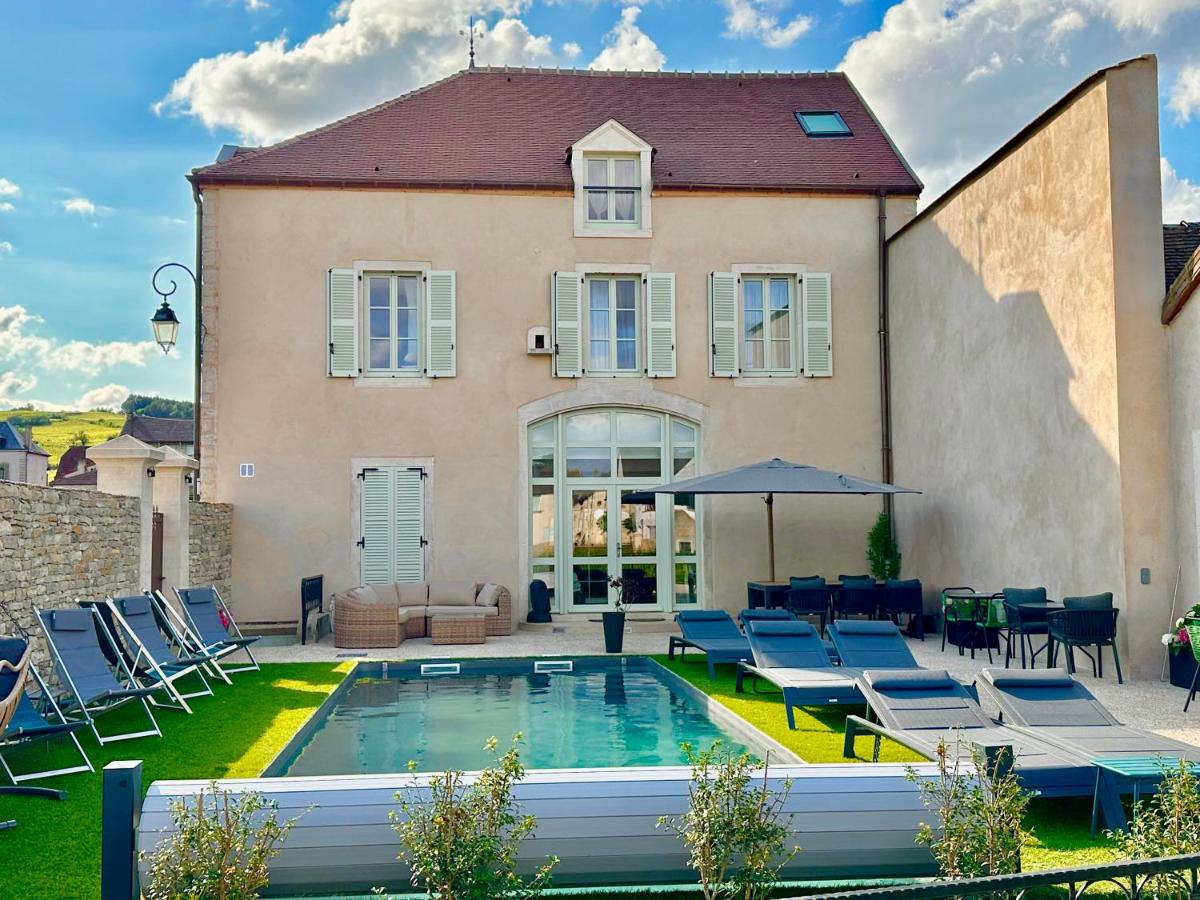 Piscine de l'établissement Les Rêveries du Clos POMMARD Vignes & SPA& Dégustation ou située à proximité