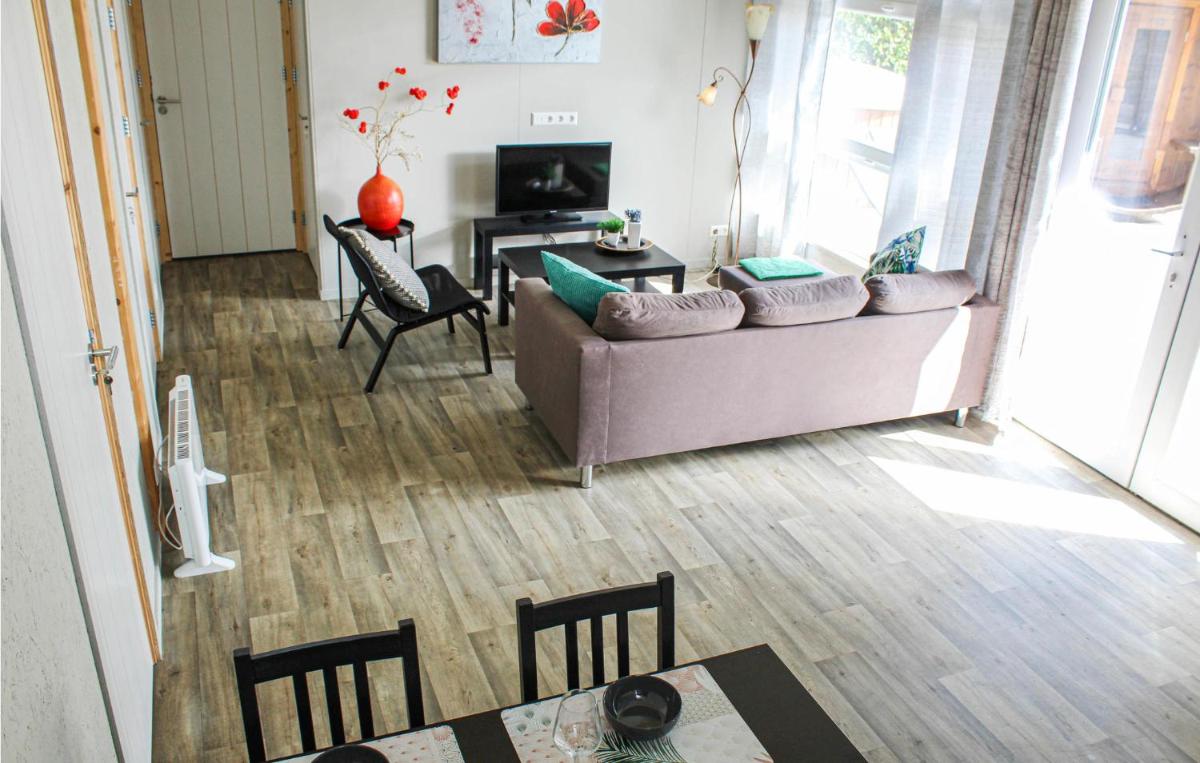 3 Bedroom Stunning Home In Meijel - Housity