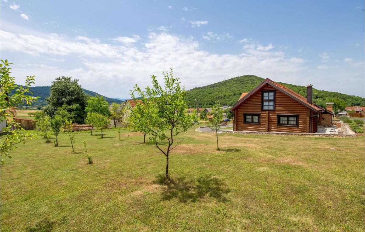 4 Bedroom Lovely Home In Otocac - Housity