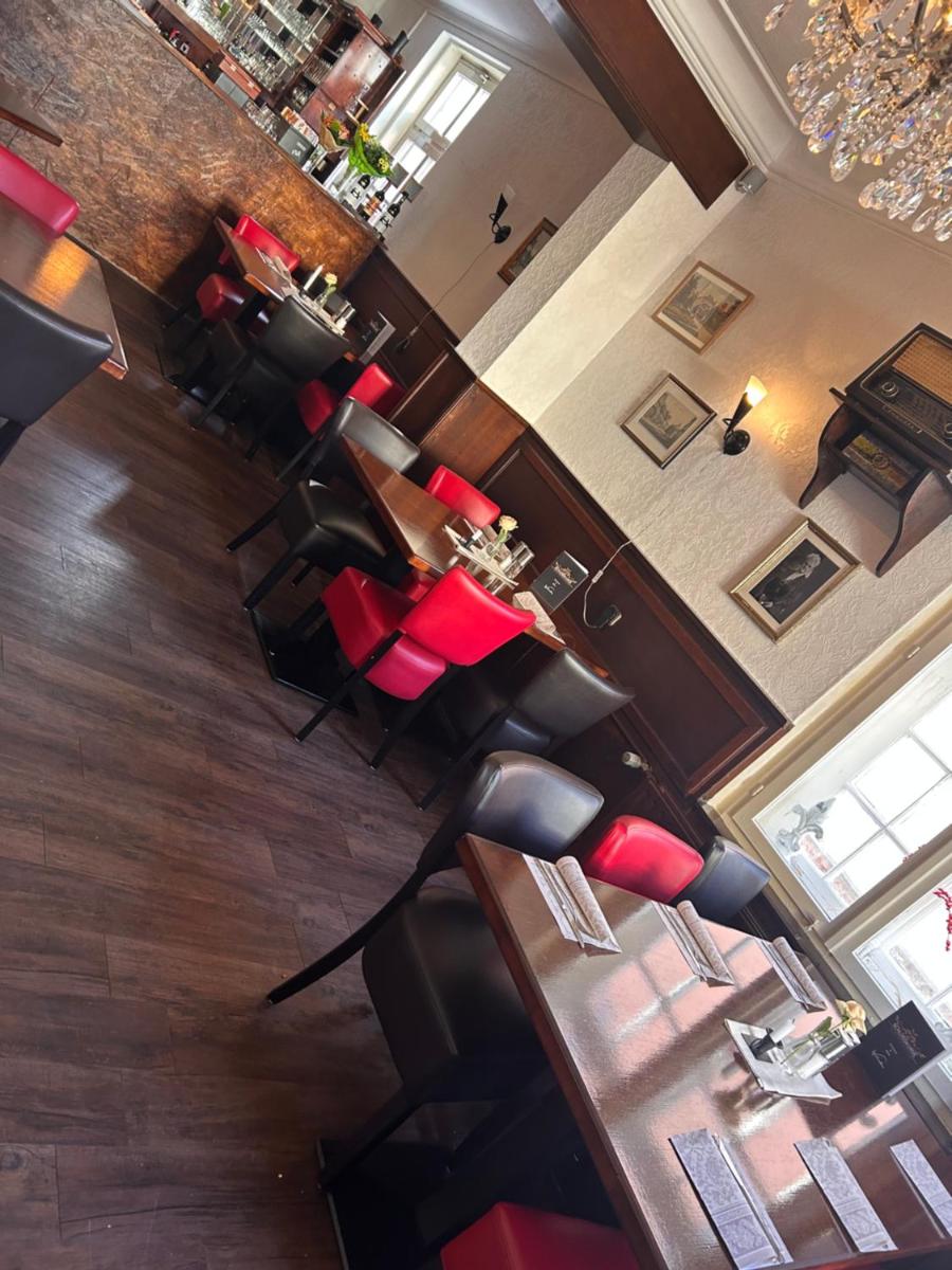 Alte Schlosskurve Hotel - Housity