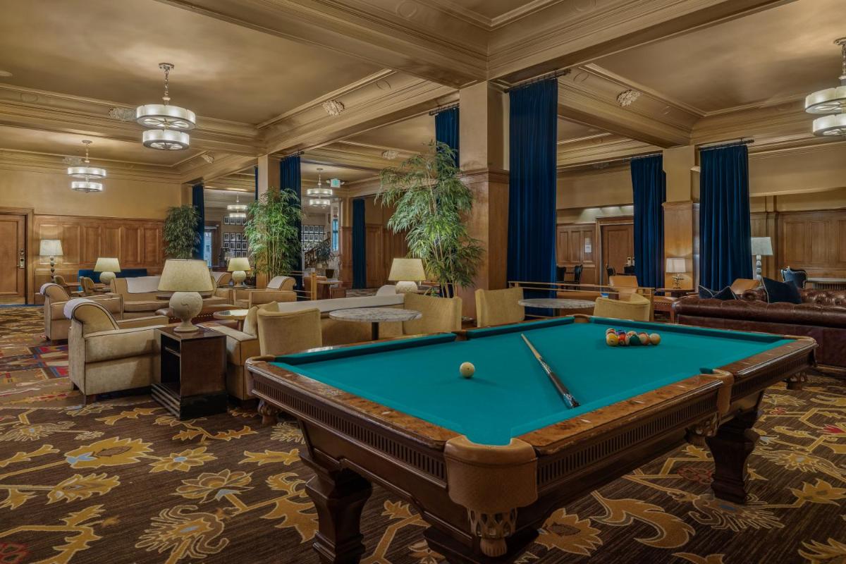 Arctic Club Hotel - Housity