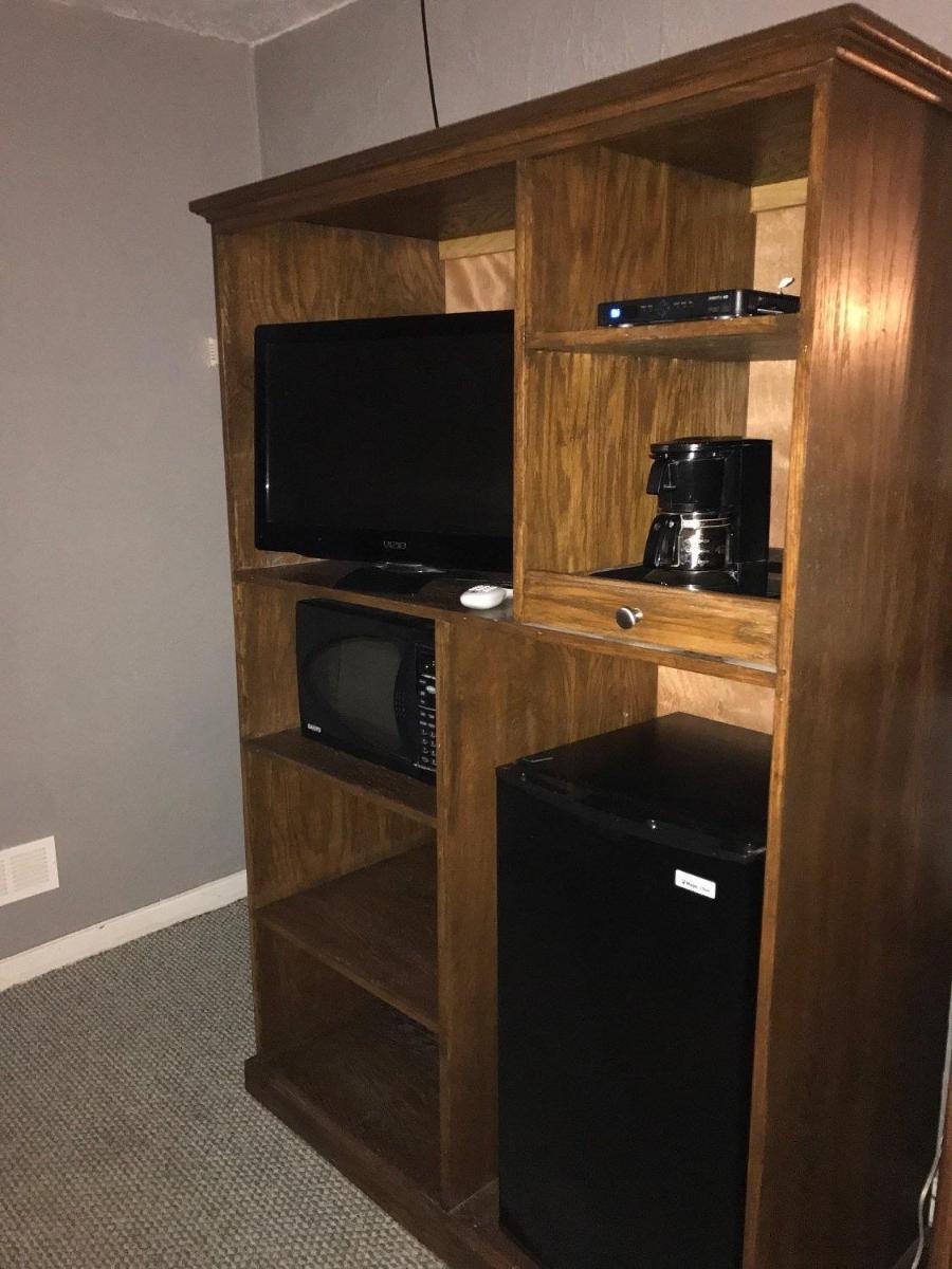 Frontier Motel - Housity