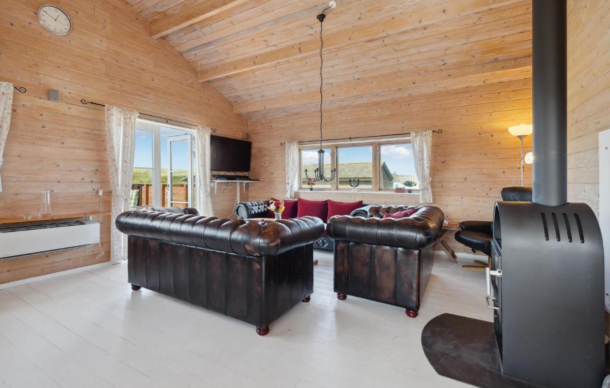 Three-Bedroom Holiday Home In Ulfborg - Housity