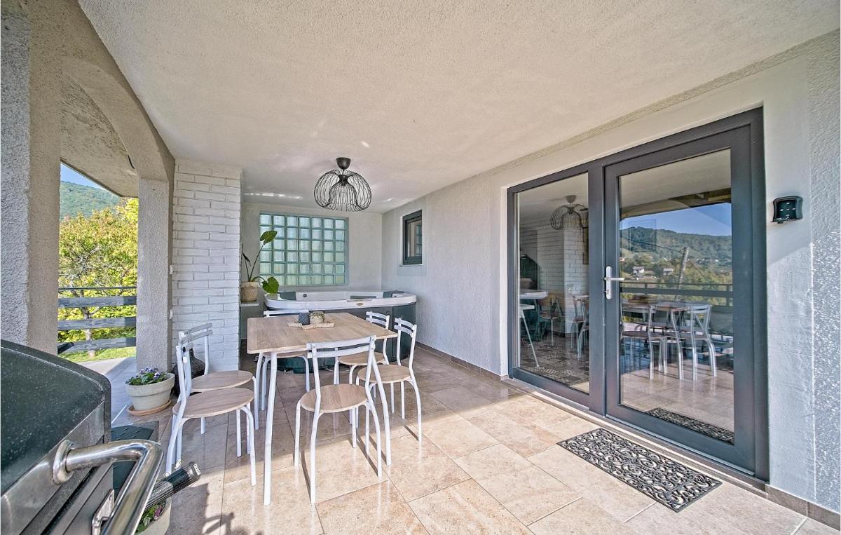 Nice Home In Ivancici With House A Mountain View - Housity