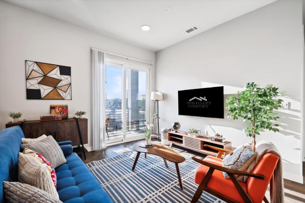 Downtown Fort Worth Luxe Retreat, Pool, Gym and Free Parking - Housity
