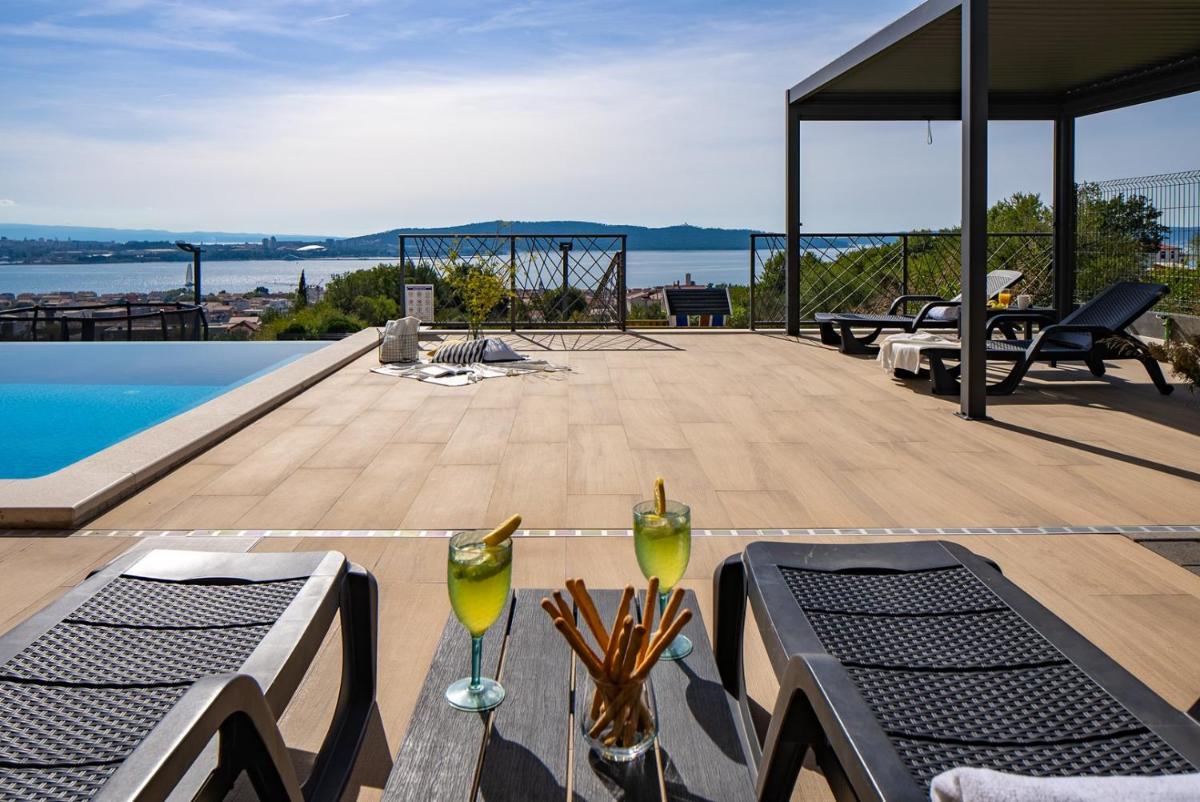 Villa Casa Bella with sea views - 1,4km from the beach - Hizvo