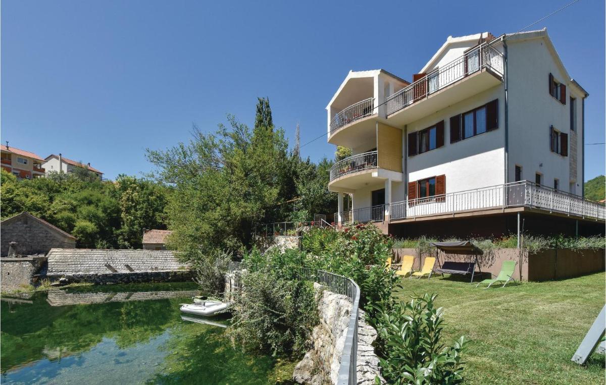Holiday Home Grab I - Housity