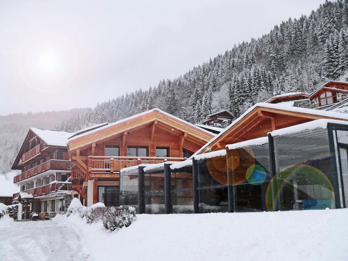 Vue générale sur la montagne ou vue sur la montagne depuis l'hôtel