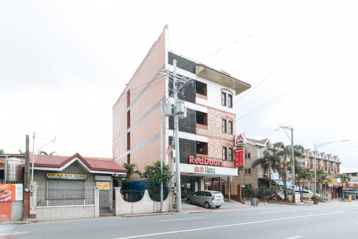 RedDoorz Plus at MM Hotel Las Pinas former RedDoorz Plus Near Bamboo Organ - Housity