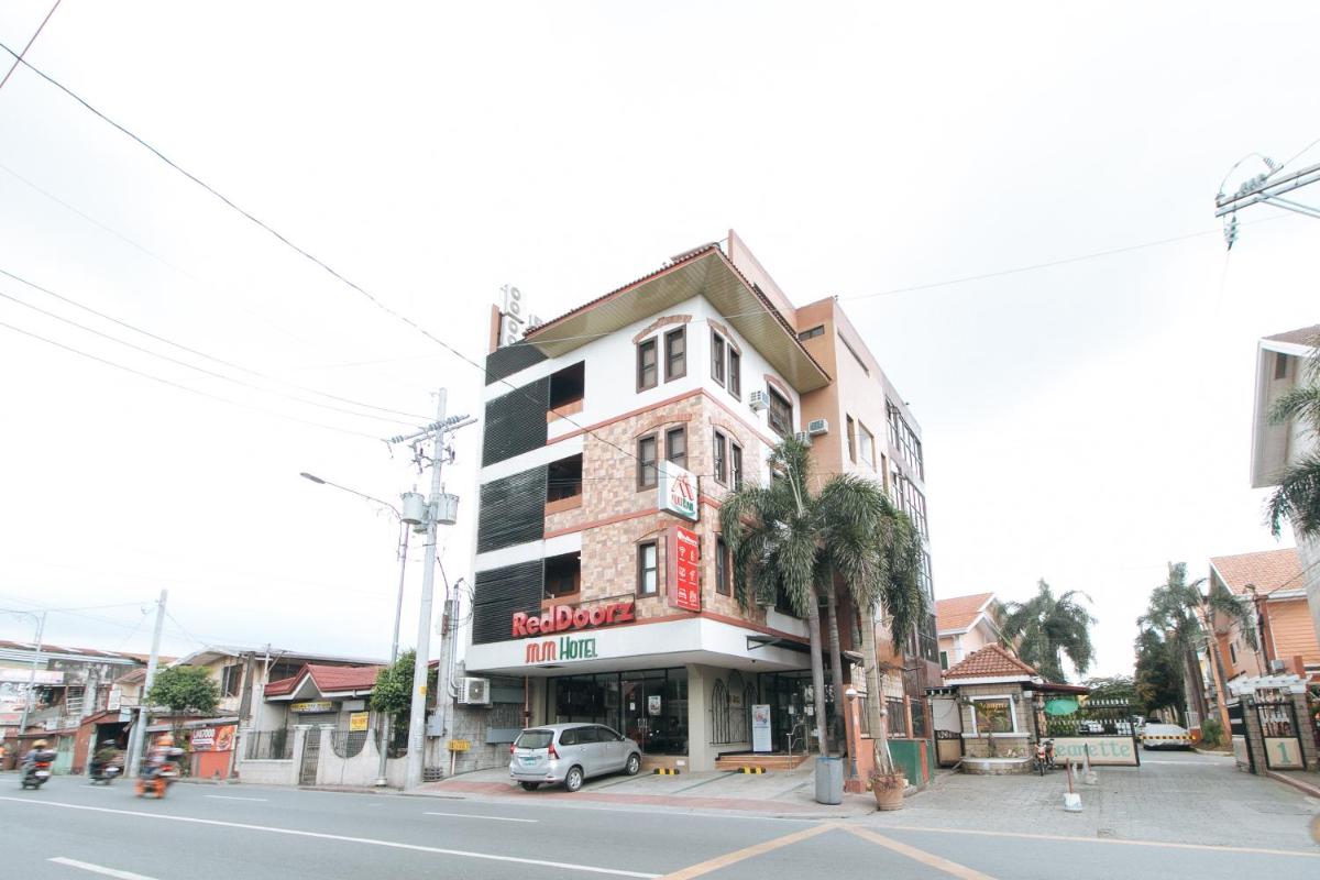 RedDoorz Plus at MM Hotel Las Pinas former RedDoorz Plus Near Bamboo Organ - Housity